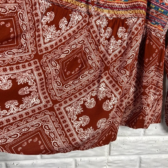 SAVANNA JANE Plus size 1X Bohemain Embroidered Flowy Top - Picture 7 of 8